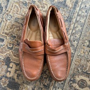 Sperry brand men’s leather shoes